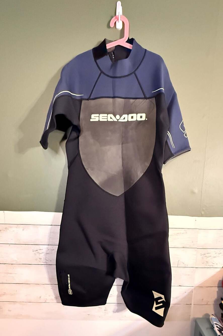 Sea-Doo Shorty Ultra-Flex Men’s Large Wetsuit‎ Blue Black